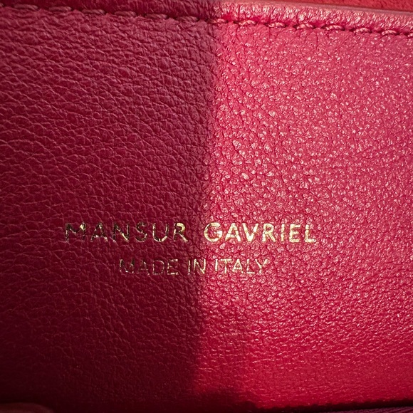 Mansur Gavriel Red Shoulder Bag Luxurious Leather - Picture 5 of 9